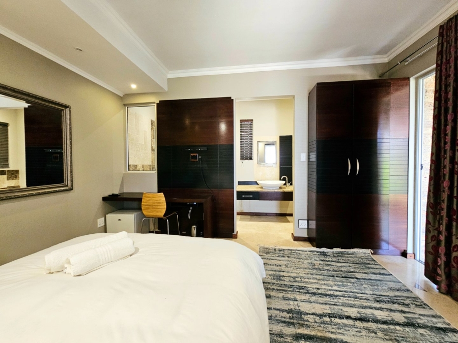 8 Bedroom Property for Sale in Waverley Free State